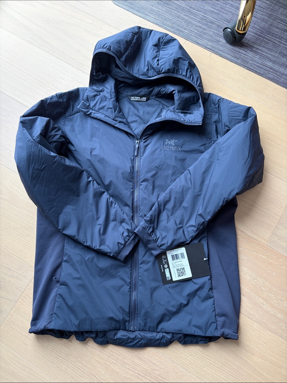New Arc'teryx women's Navy Hooded Lightweight Jacket XL